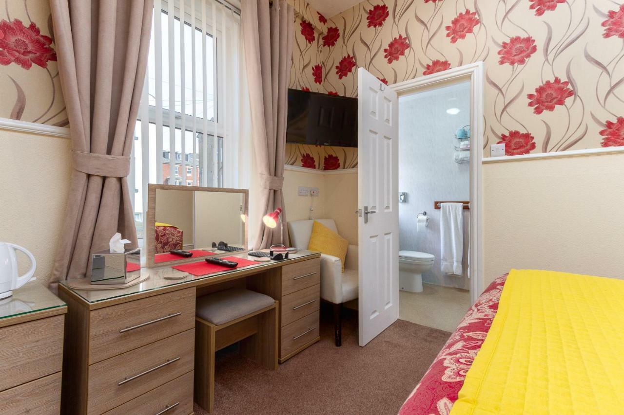Valentine Lodge Over 21 Adult Couples Only Blackpool Eksteriør bilde
