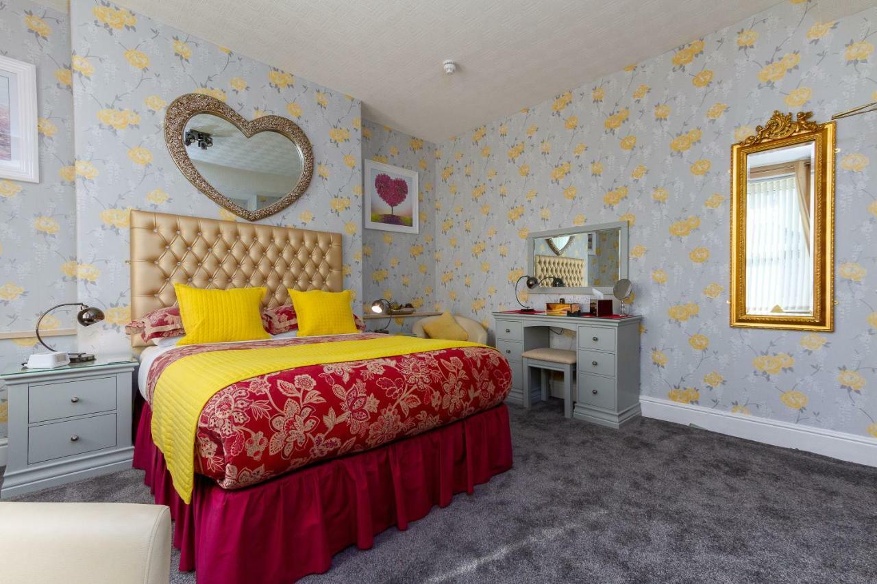 Valentine Lodge Over 21 Adult Couples Only Blackpool Eksteriør bilde