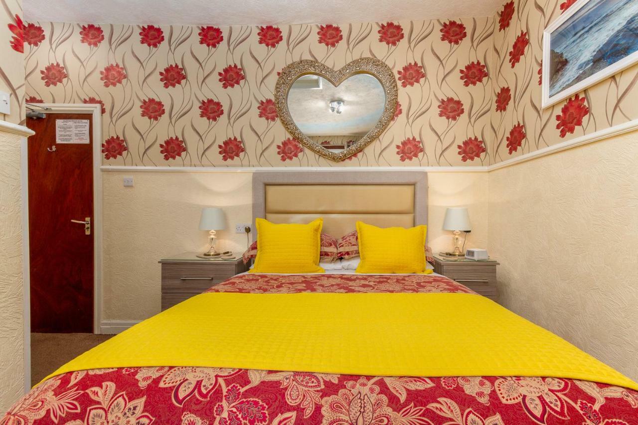 Valentine Lodge Over 21 Adult Couples Only Blackpool Eksteriør bilde