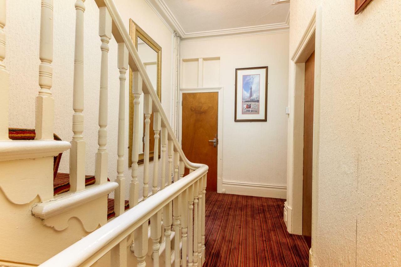 Valentine Lodge Over 21 Adult Couples Only Blackpool Eksteriør bilde